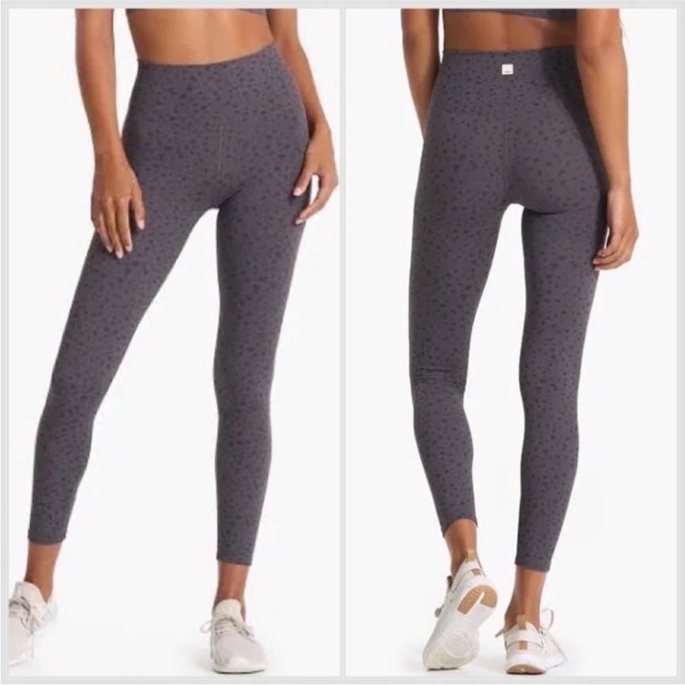 Vuori Studio Printed Legging in Elm Dots
